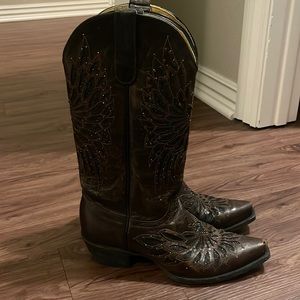 Cavenders snip toe cowboy / cowgirl boots size 9B